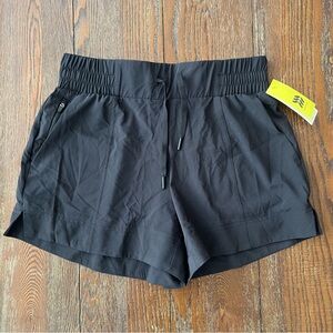 NWT All In Motion Women's Mid Rise Black Woven Athletic Shorts Size S